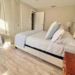 Quiet Home In Metrowest