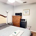 2 Private Rooms In A Quiet Neighborhood Can Book Up To 4 People