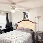 2 Private Rooms In A Quiet Neighborhood Can Book Up To 4 People