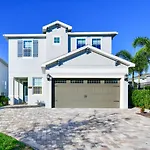 Encore Disney Villa 5 Bedroom Home & Private Pool For 12 Guests 15 Minutes Away From All Disney Parks