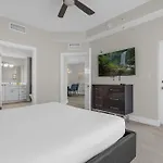 2 Bedroom Condo 6403