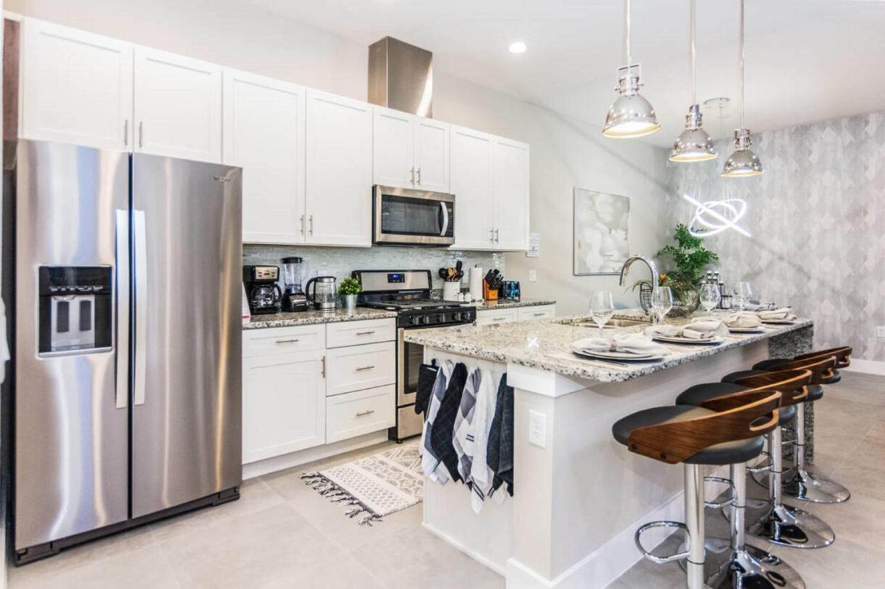 Stunning Five Suites Townhouse With Summer Kitchen At Summerville 2668 Holiday home Orlando