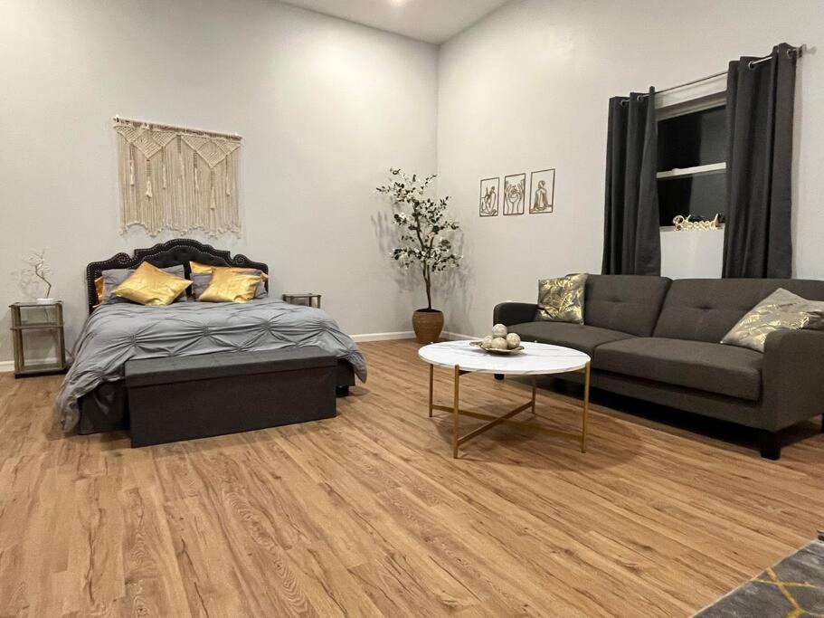 Chic, Spacious, Cozy Great Location! * Orlando