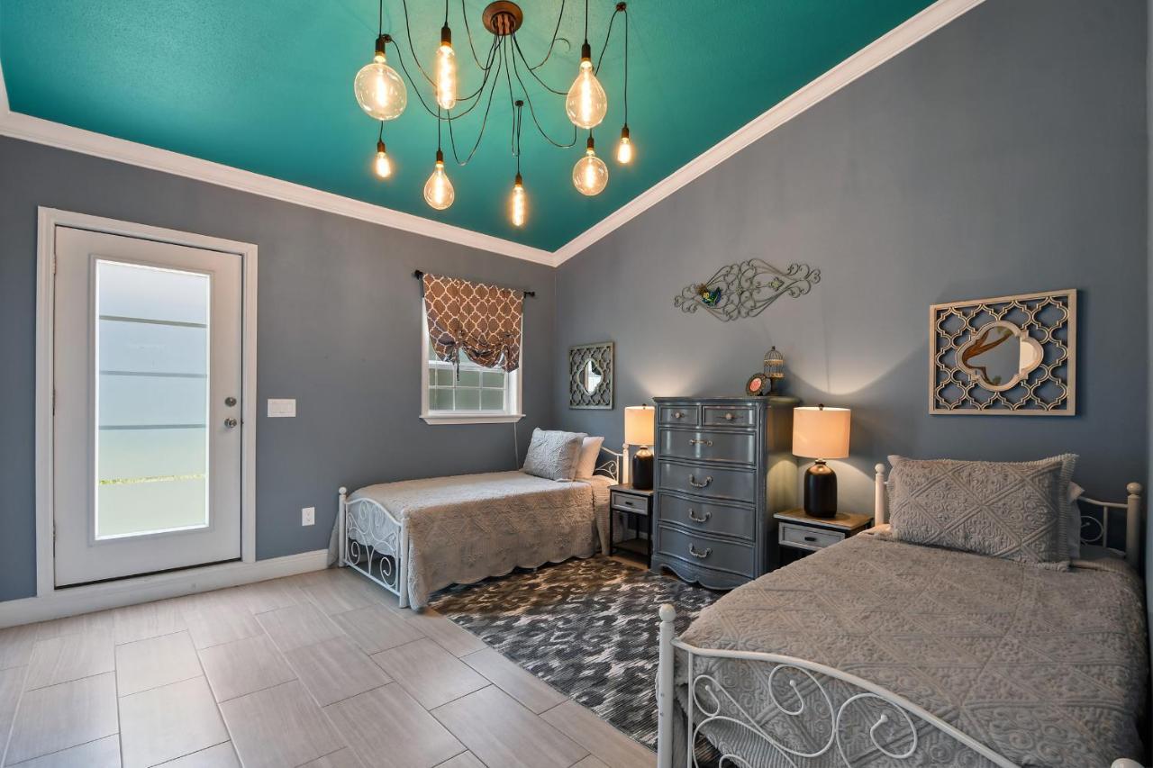 Holiday home Location Pet Friendly Fenced Yard