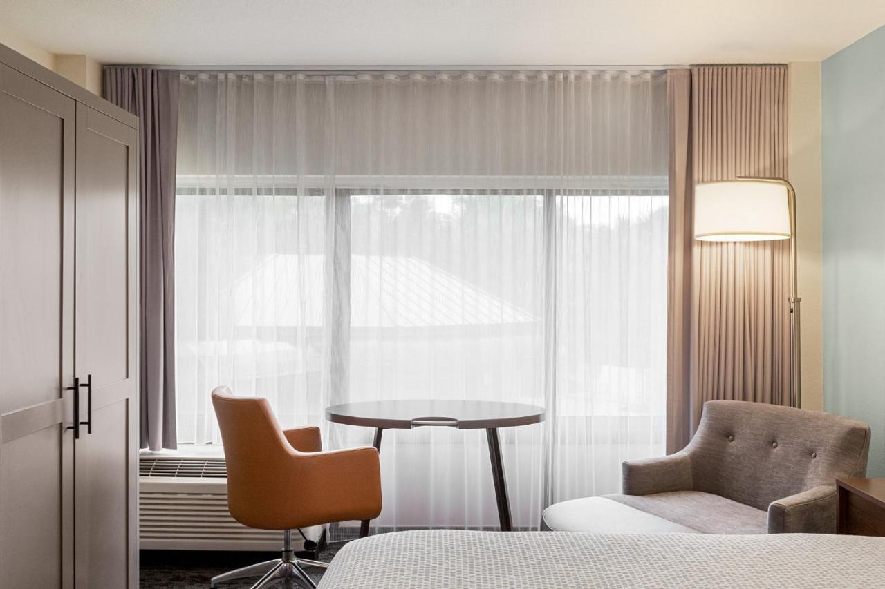Hotel Holiday International Airport By Ihg
