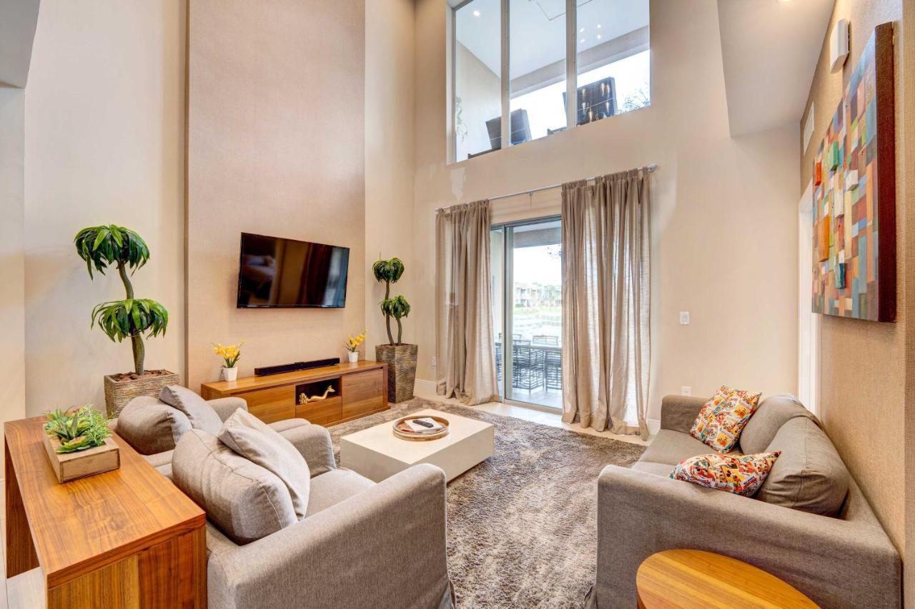 Holiday home Modern Townhome With Patio And Grill Less Than 2 Mi To Disney! *