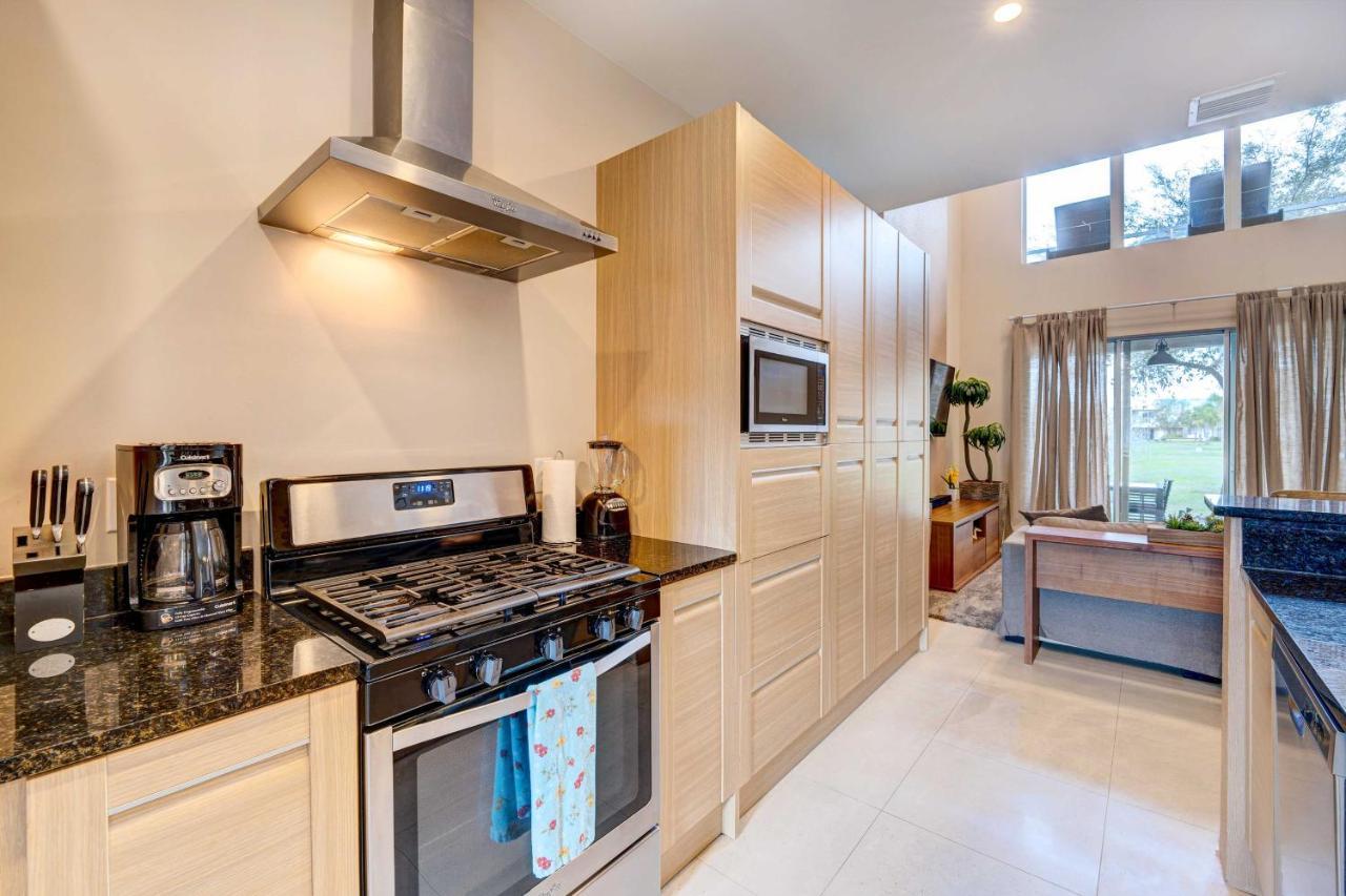 Modern Townhome With Patio And Grill Less Than 2 Mi To Disney! *