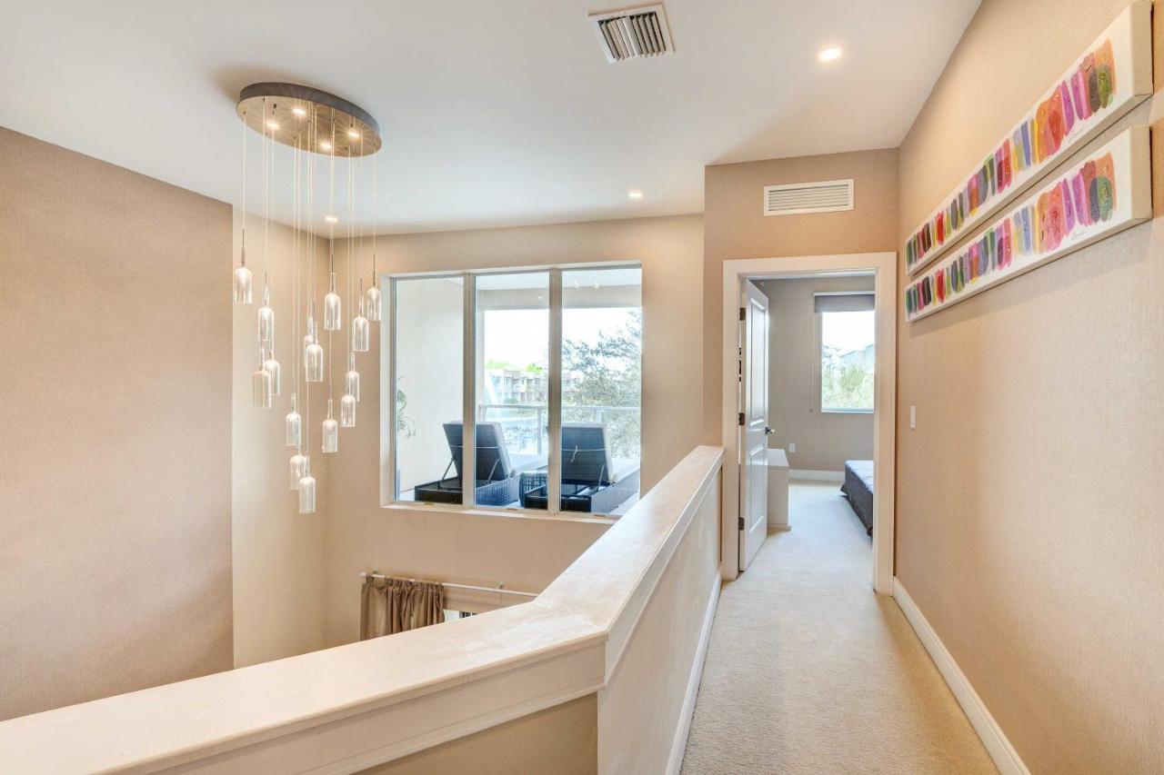 Modern Townhome With Patio And Grill Less Than 2 Mi To Disney!