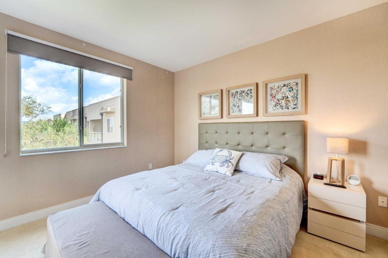 Modern Townhome With Patio And Grill Less Than 2 Mi To Disney! Holiday home Four Corners