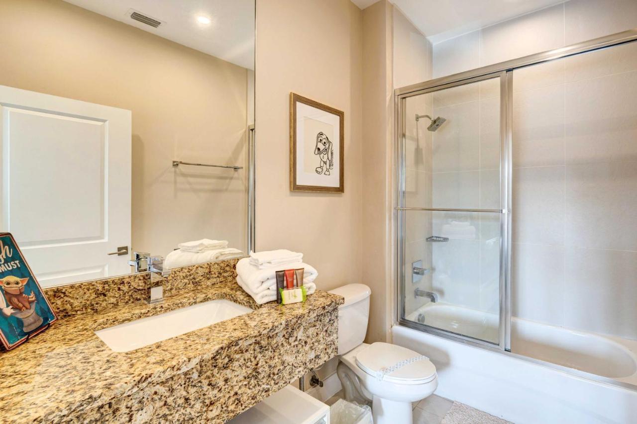 Holiday home Modern Townhome With Patio And Grill Less Than 2 Mi To Disney! *