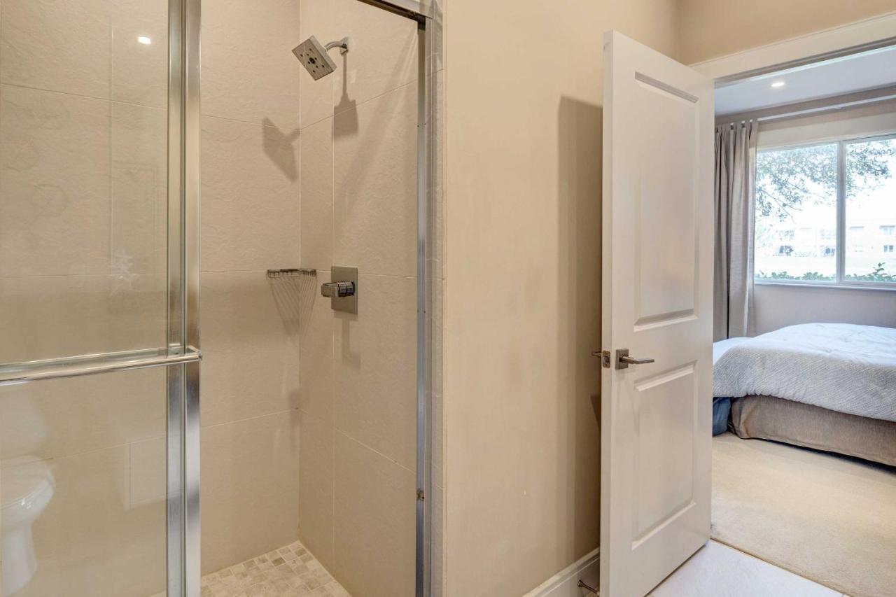 Modern Townhome With Patio And Grill Less Than 2 Mi To Disney! *