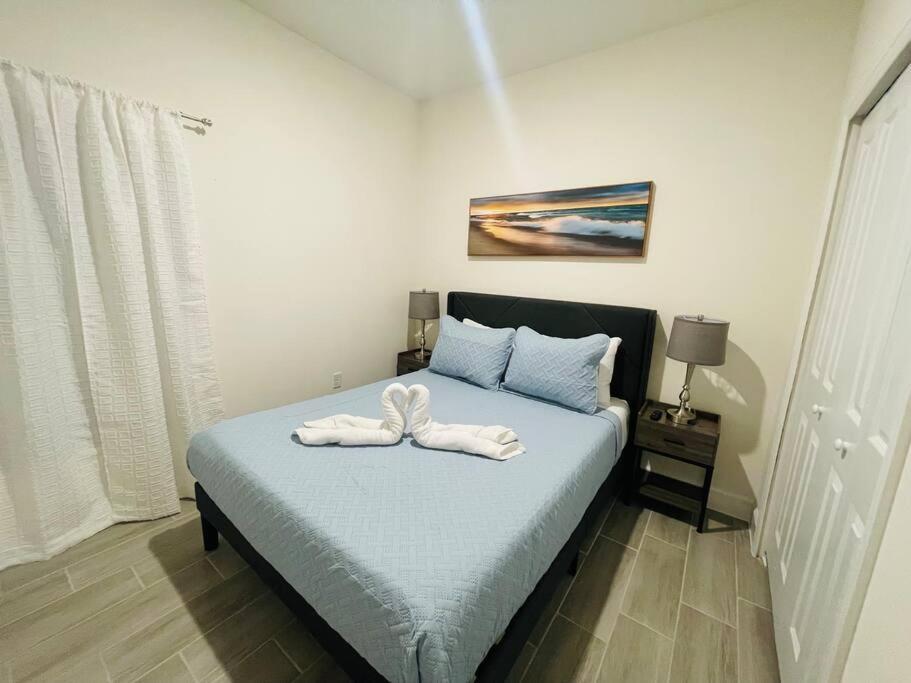 3bd/3bth Near Downtown Villa