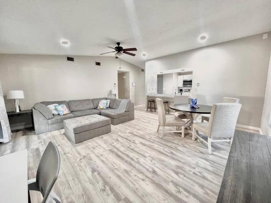 Quiet In Metrowest Holiday home Orlando