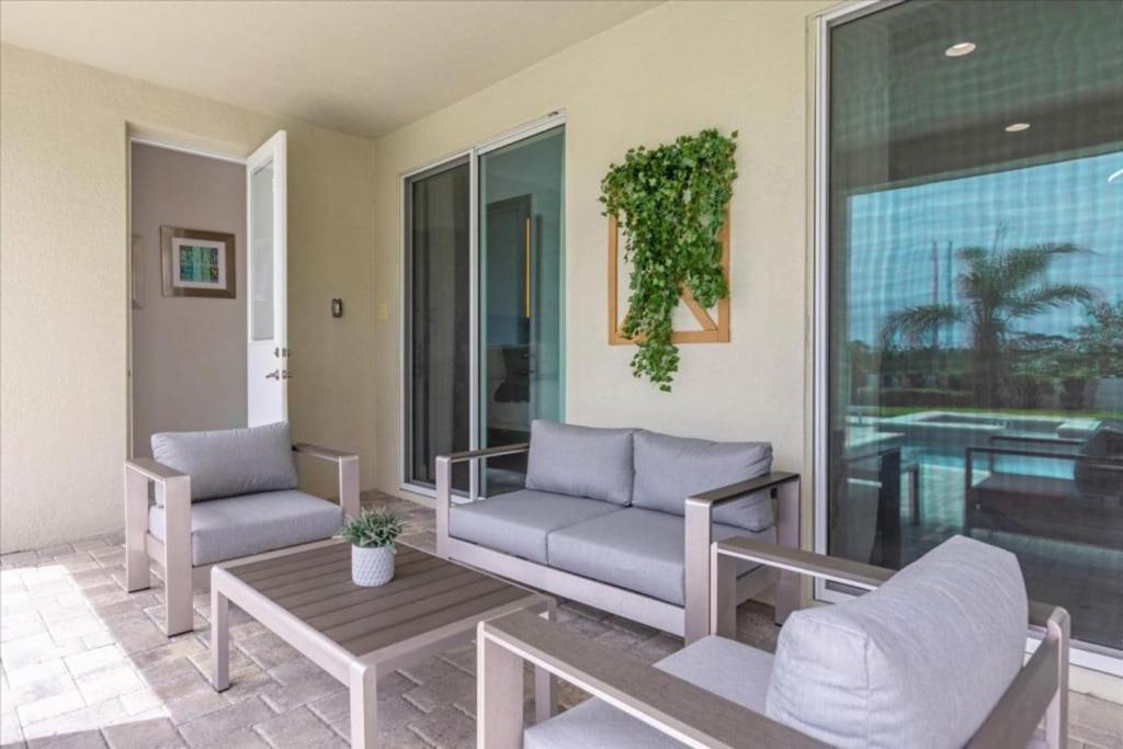 - Encore 1597 Villa *