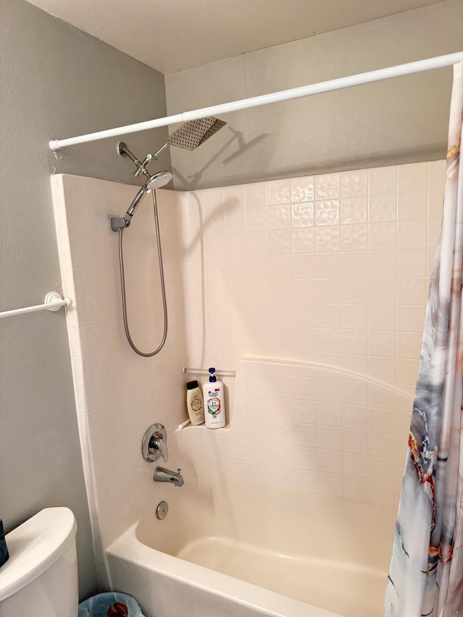 2 Private In A Quiet Neighborhood Book Up To 4 People