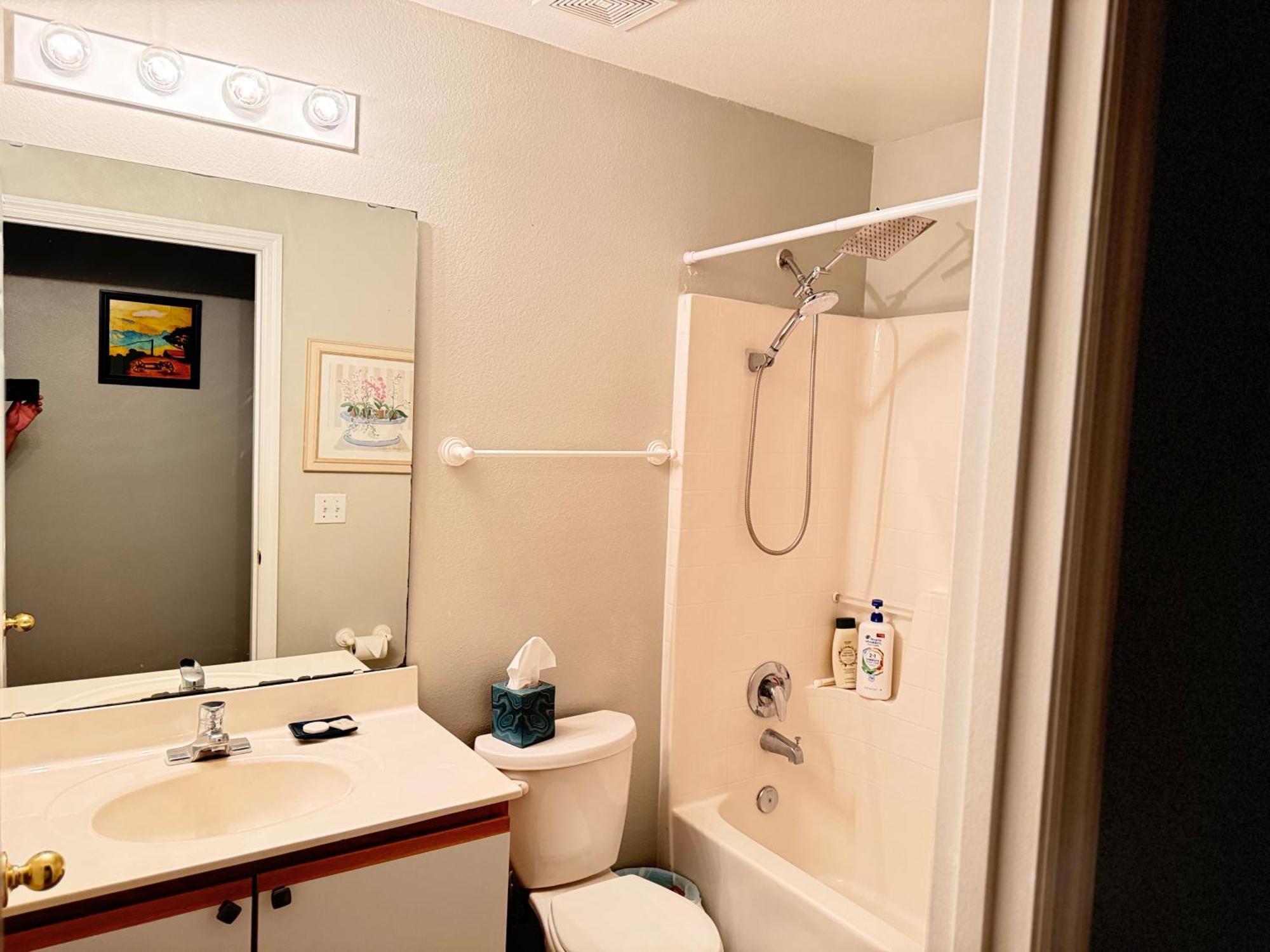 2 Private In A Quiet Neighborhood Book Up To 4 People *