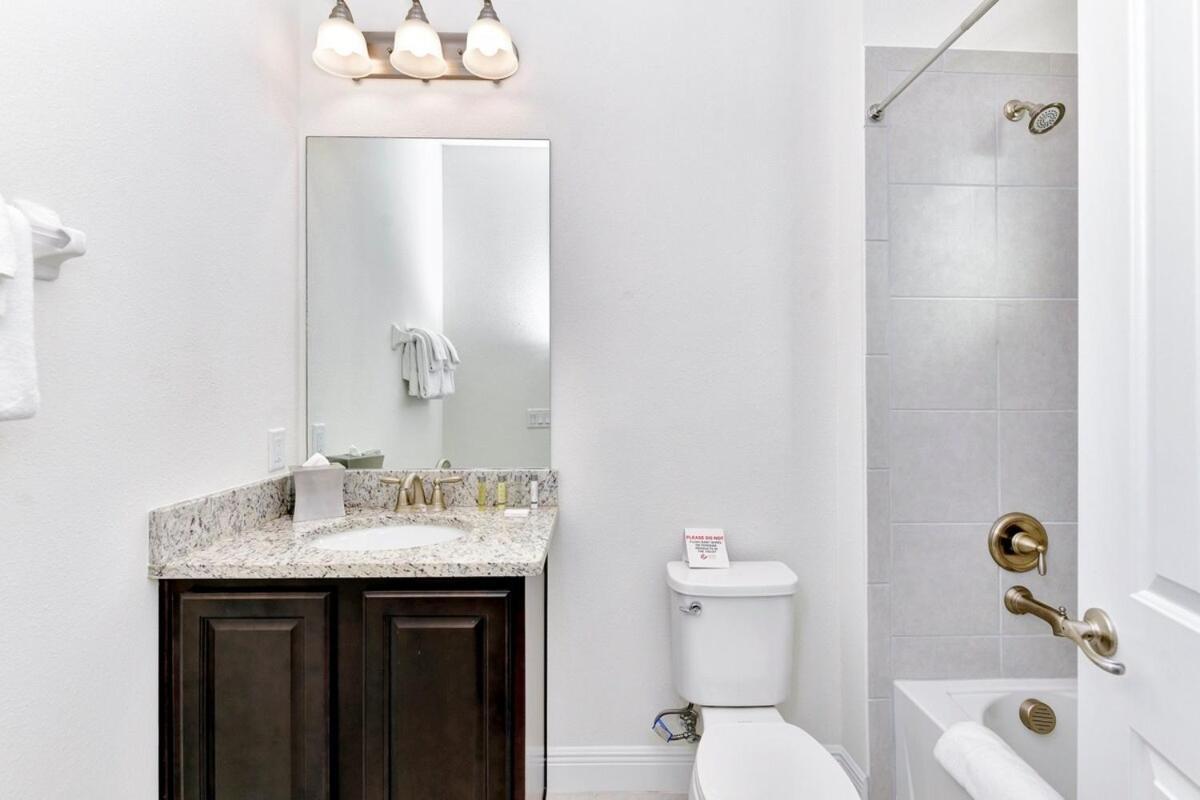 Encore 5 Bedroom & Private Pool For 12 Guests 15 Minutes Away From Parks Orlando