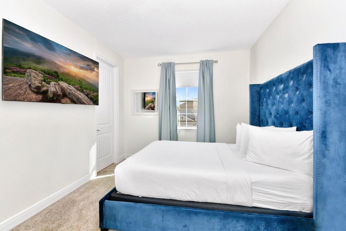Encore 5 Bedroom & Private Pool For 12 Guests 15 Minutes Away From Parks * Orlando