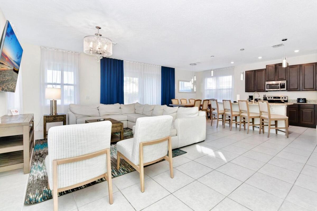 Encore 5 Bedroom & Private Pool For 12 Guests 15 Minutes Away From Parks