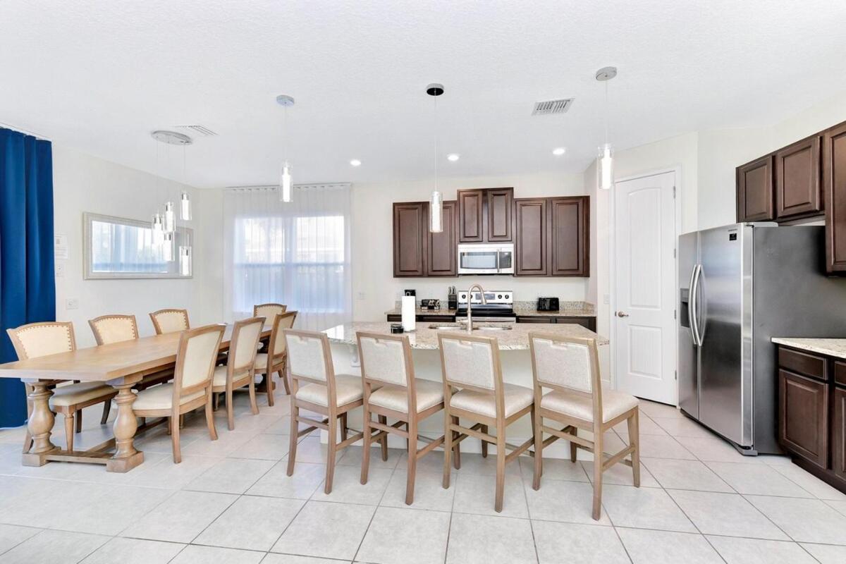 Encore 5 Bedroom & Private Pool For 12 Guests 15 Minutes Away From Parks Holiday home Orlando