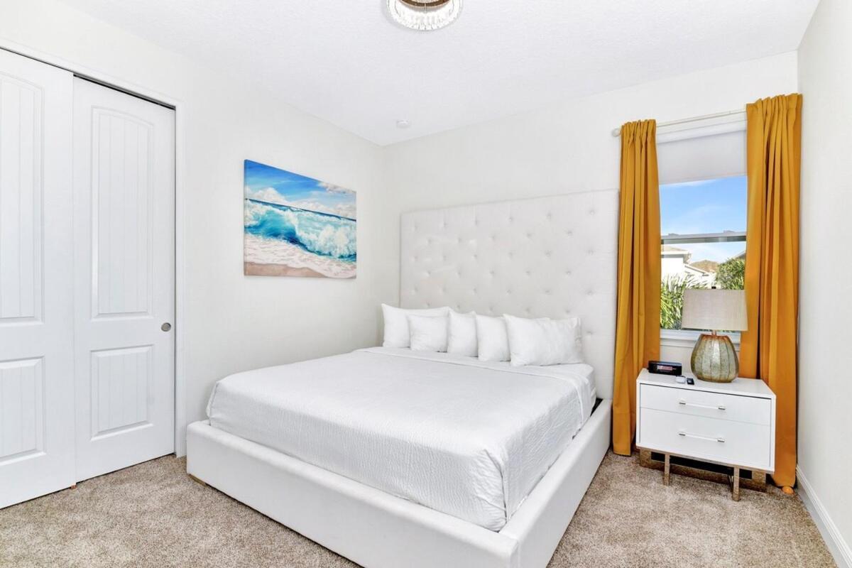 Encore 5 Bedroom & Private Pool For 12 Guests 15 Minutes Away From Parks Holiday home *