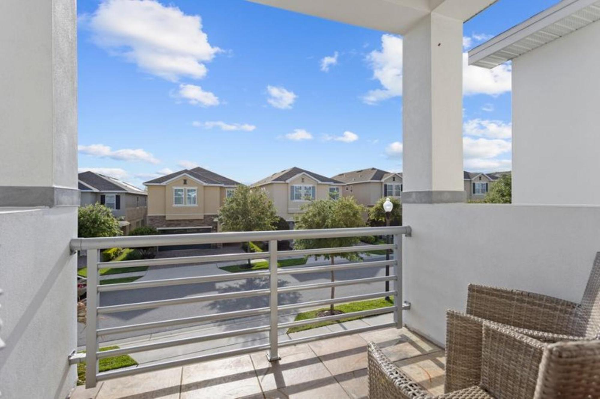 360-7-pc-large And Luxury Orlando