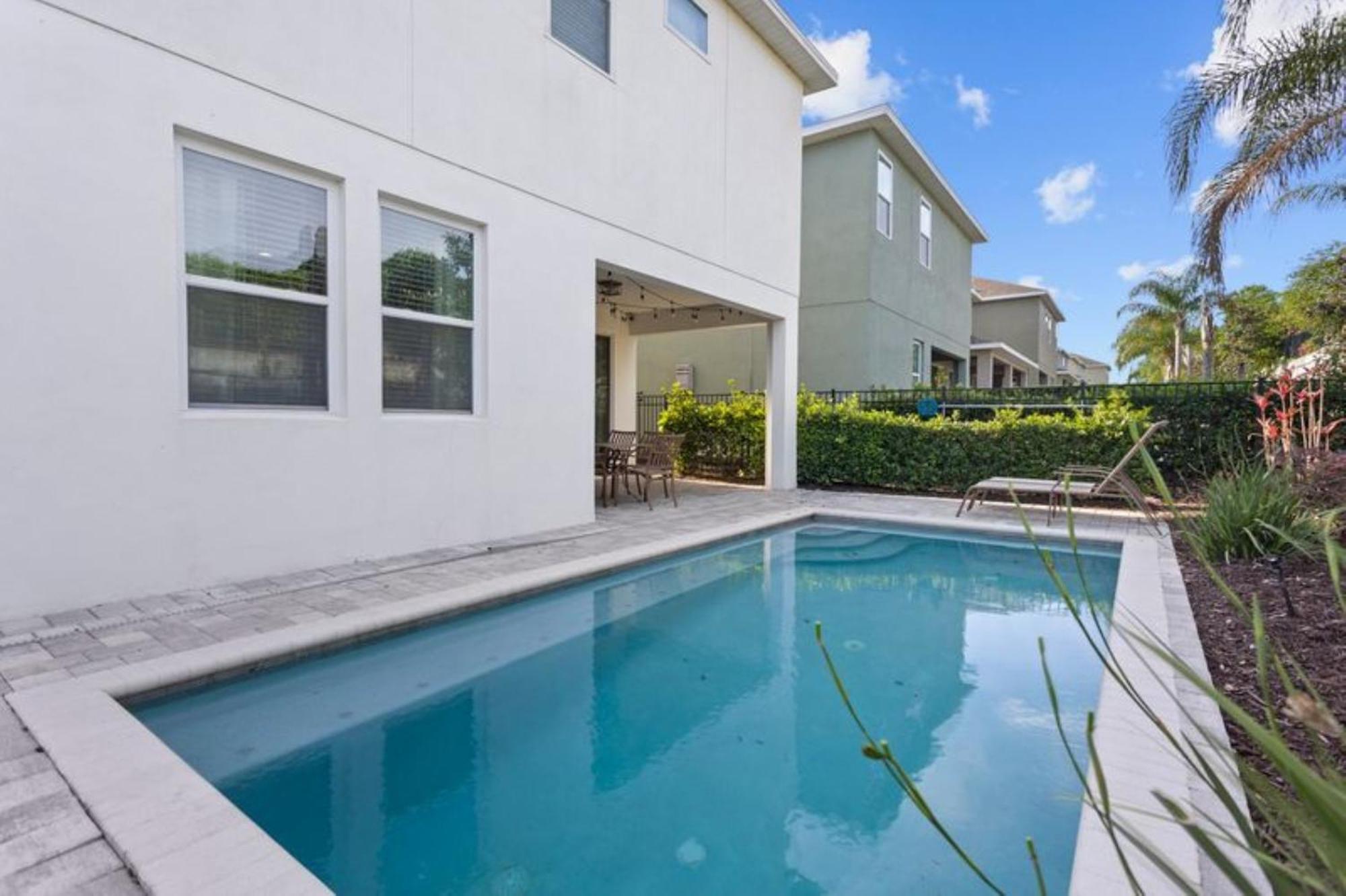 360-7-pc-large And Luxury Holiday home *