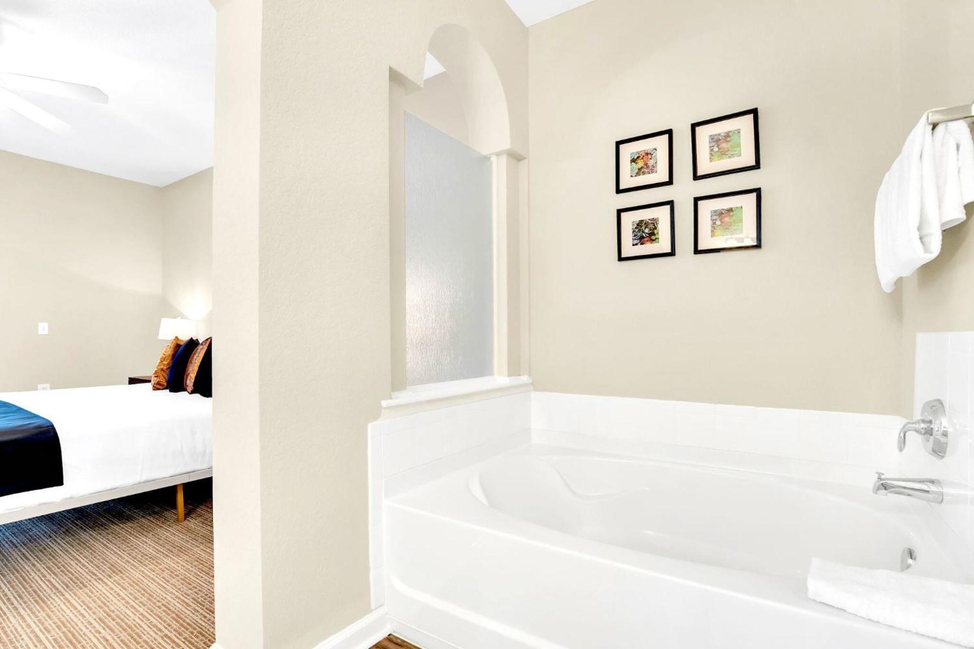 Holiday home 2br - Pool Hot Tub & Games - Near Orlando