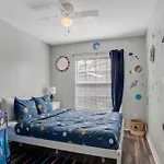 Cozy Orlando Stay With Garden & Next To Disney Springs