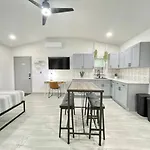 1Br Sleeps 4 Wfh Friendly Walkable Spot!