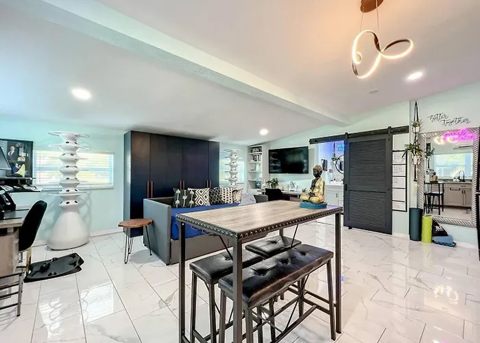 Pet-Friendly 1Br 3 Beds Wifi 10 Min To Dt!