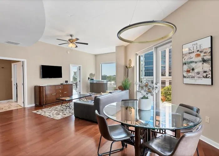 Beautiful Downtown Condo 1 Bed 1 Bath