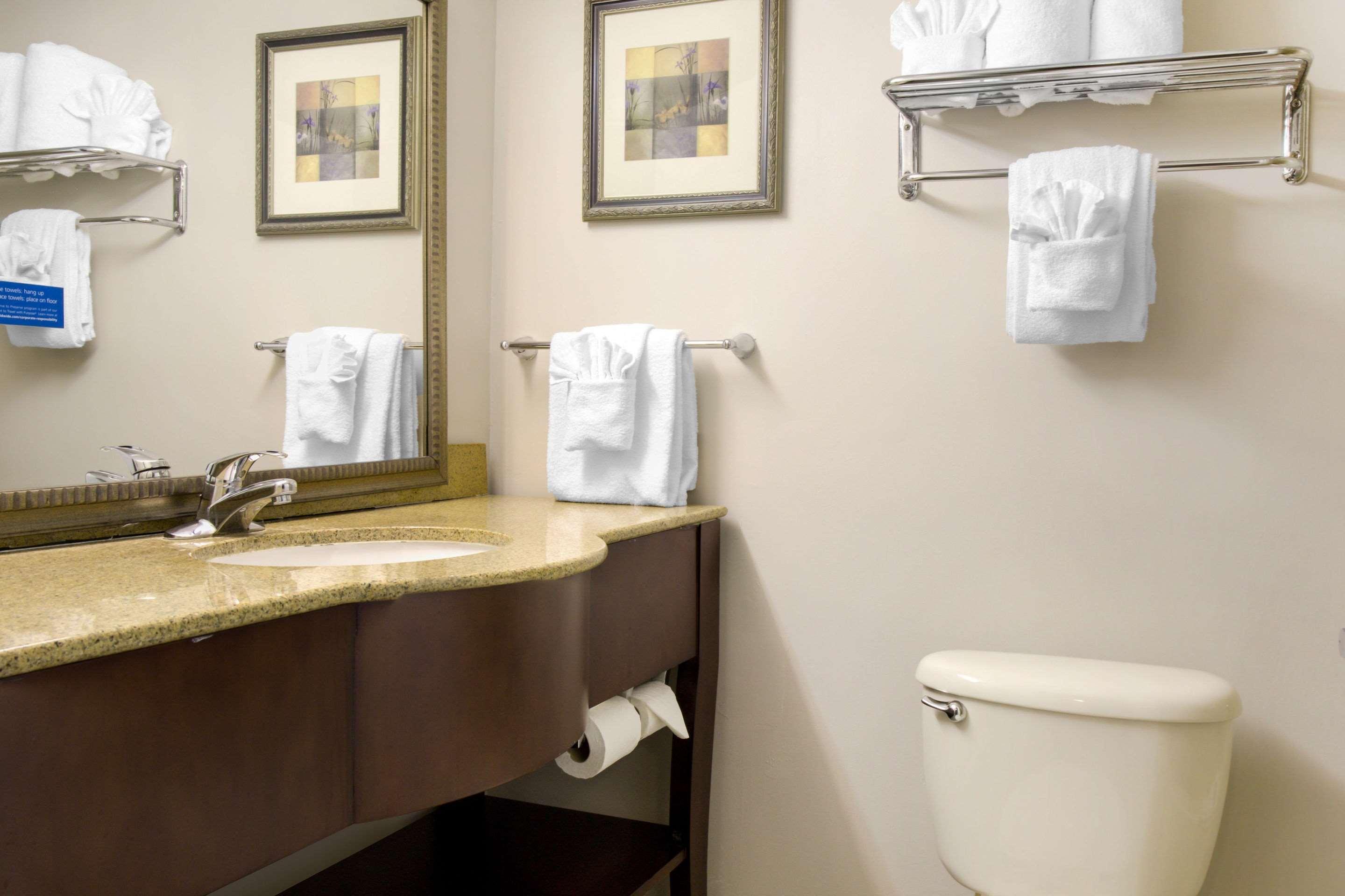 Hotel Clarion International Airport 3*