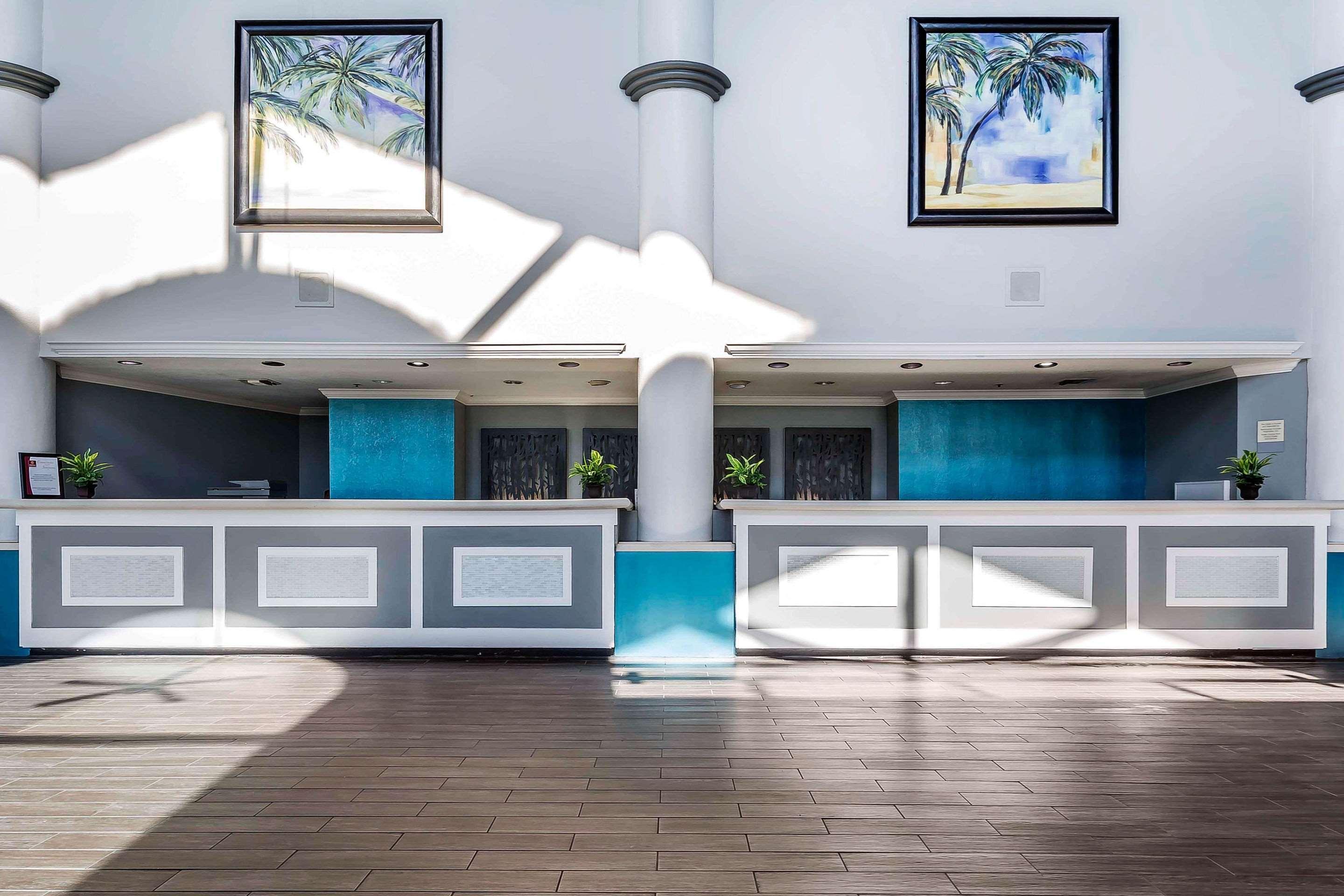 Clarion International Airport Hotel