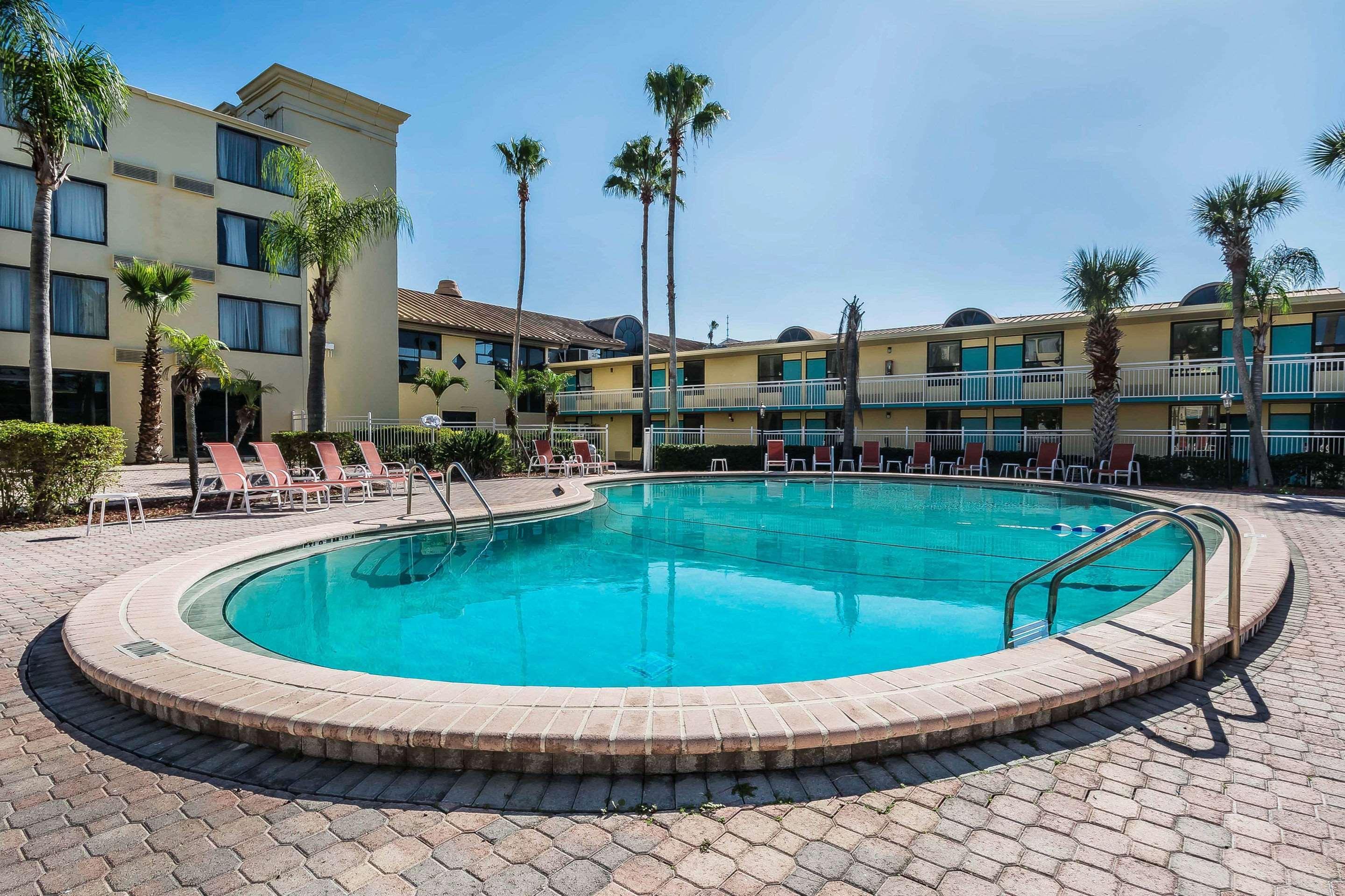Clarion International Airport Hotel 3*