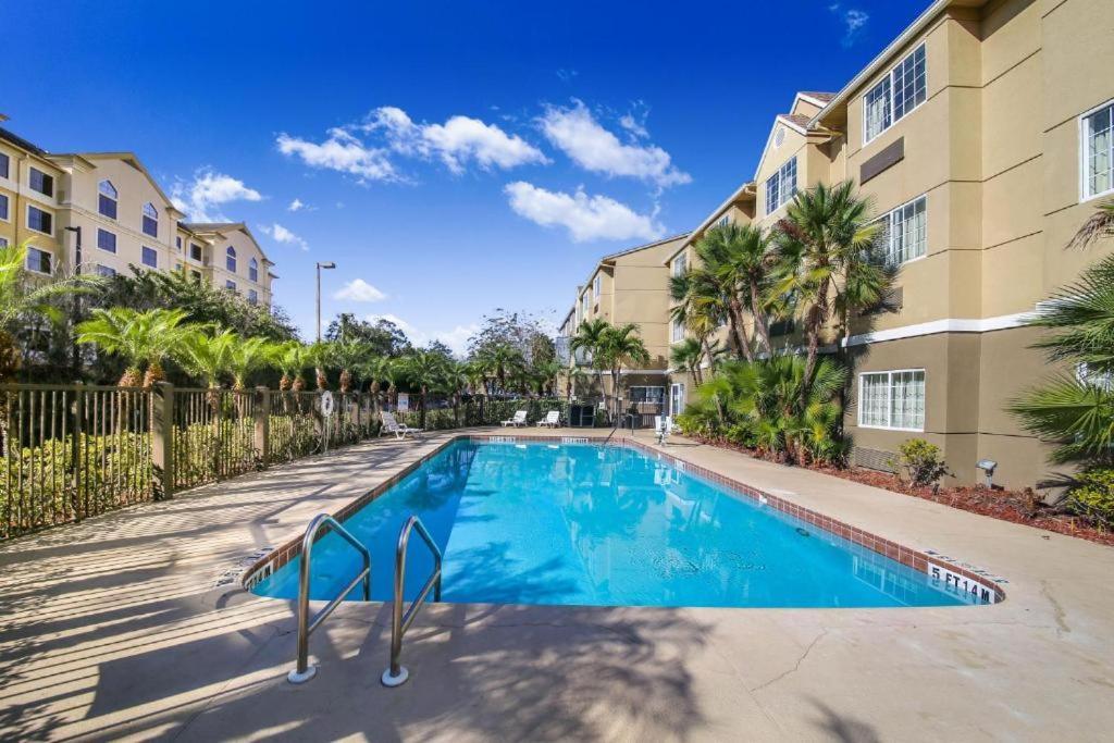 Baymont By Wyndham Orlando-international Dr-universal Blvd