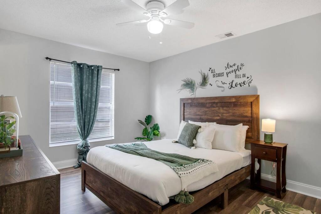 Cozy With Garden & Next To Springs Holiday home Orlando