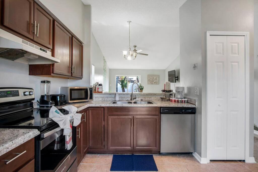 Cozy With Garden & Next To Springs Orlando