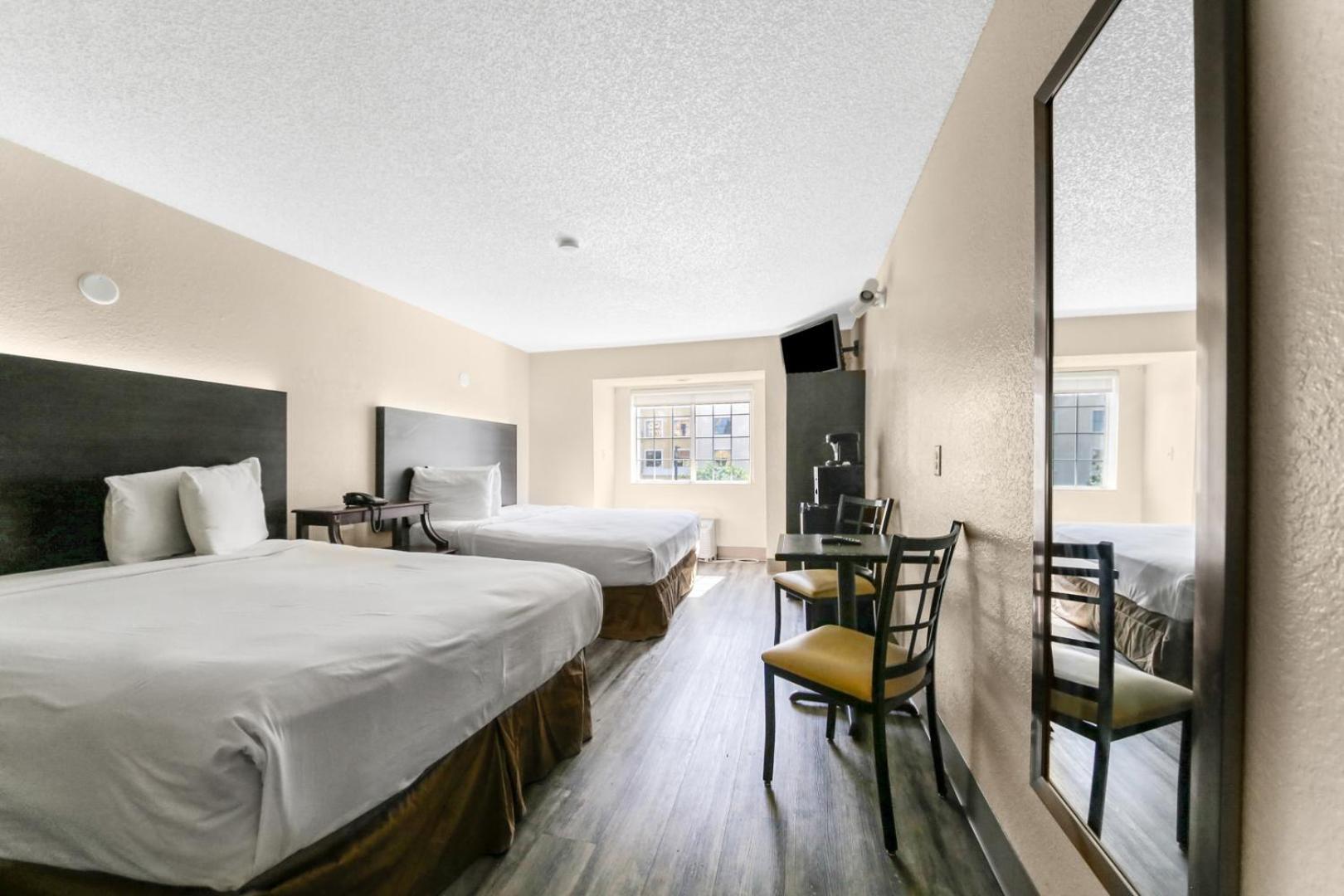 Baymont By Wyndham Orlando-international Dr-universal Blvd 2*