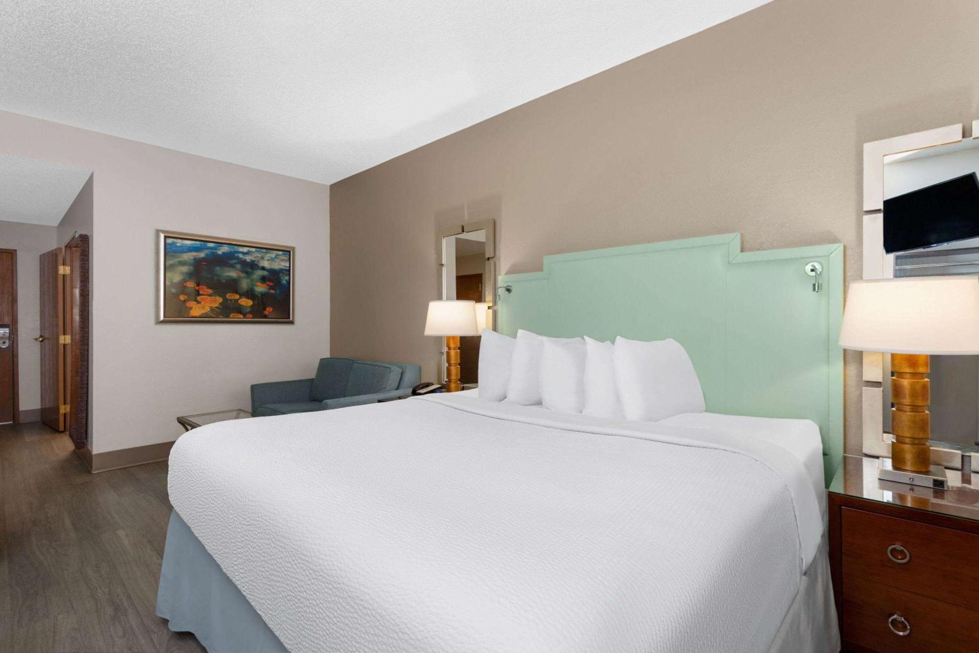 Baymont By Wyndham Orlando-international Dr-universal Blvd Orlando