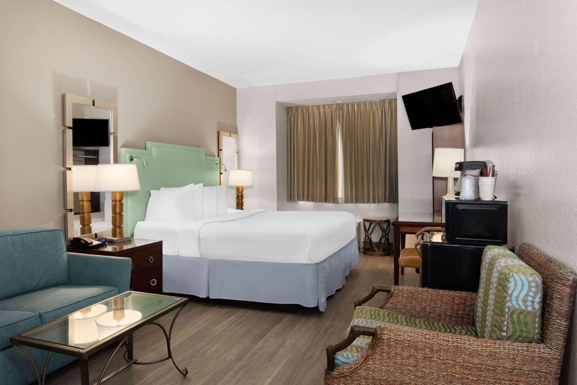 Baymont By Wyndham Orlando-international Dr-universal Blvd Hotel