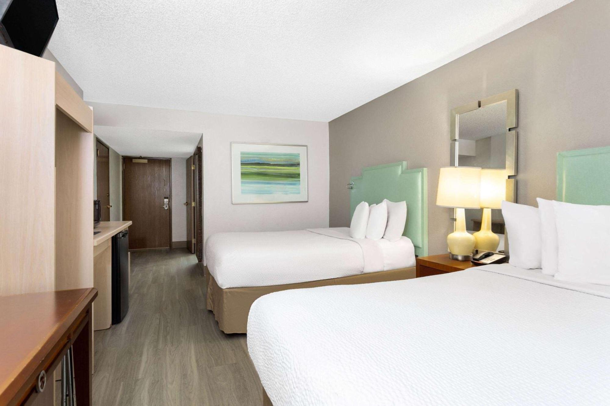 Baymont By Wyndham Orlando-international Dr-universal Blvd Hotel