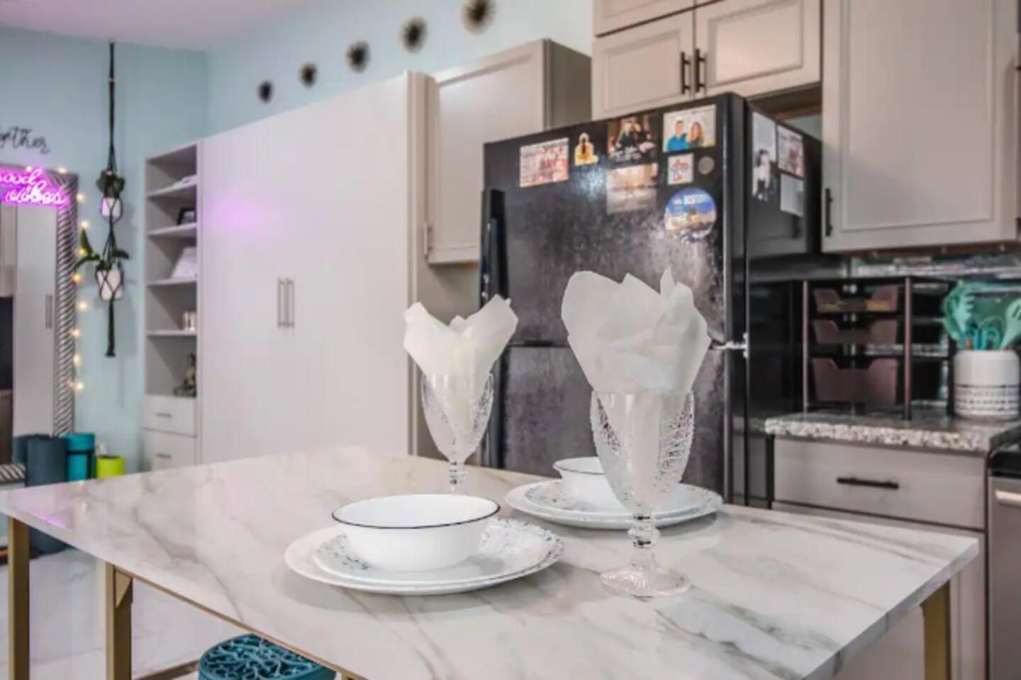 Pet-friendly 1br 3 Beds Wifi 10 Min To Dt! Holiday home *