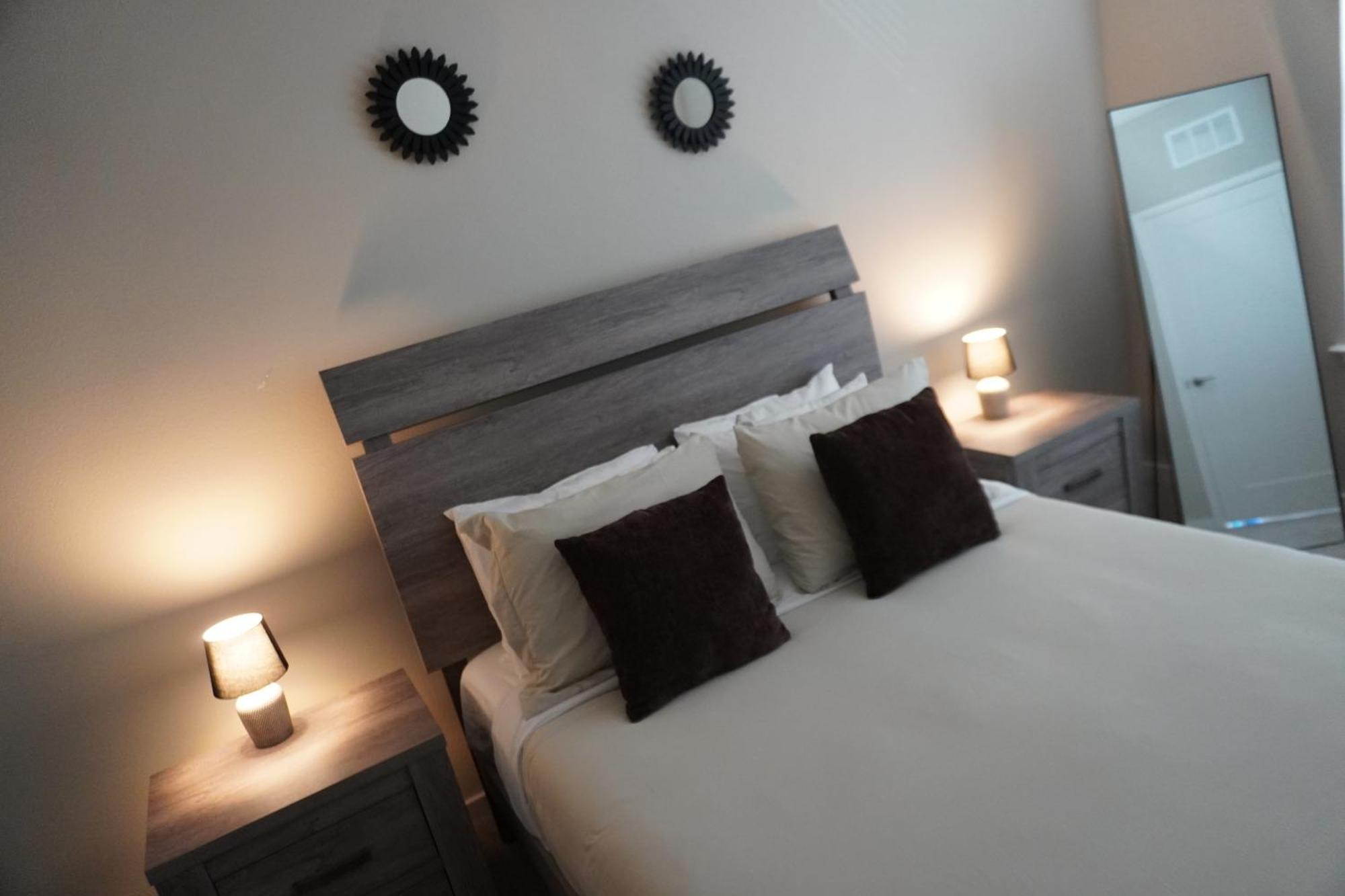 Luxurious By International Airport *