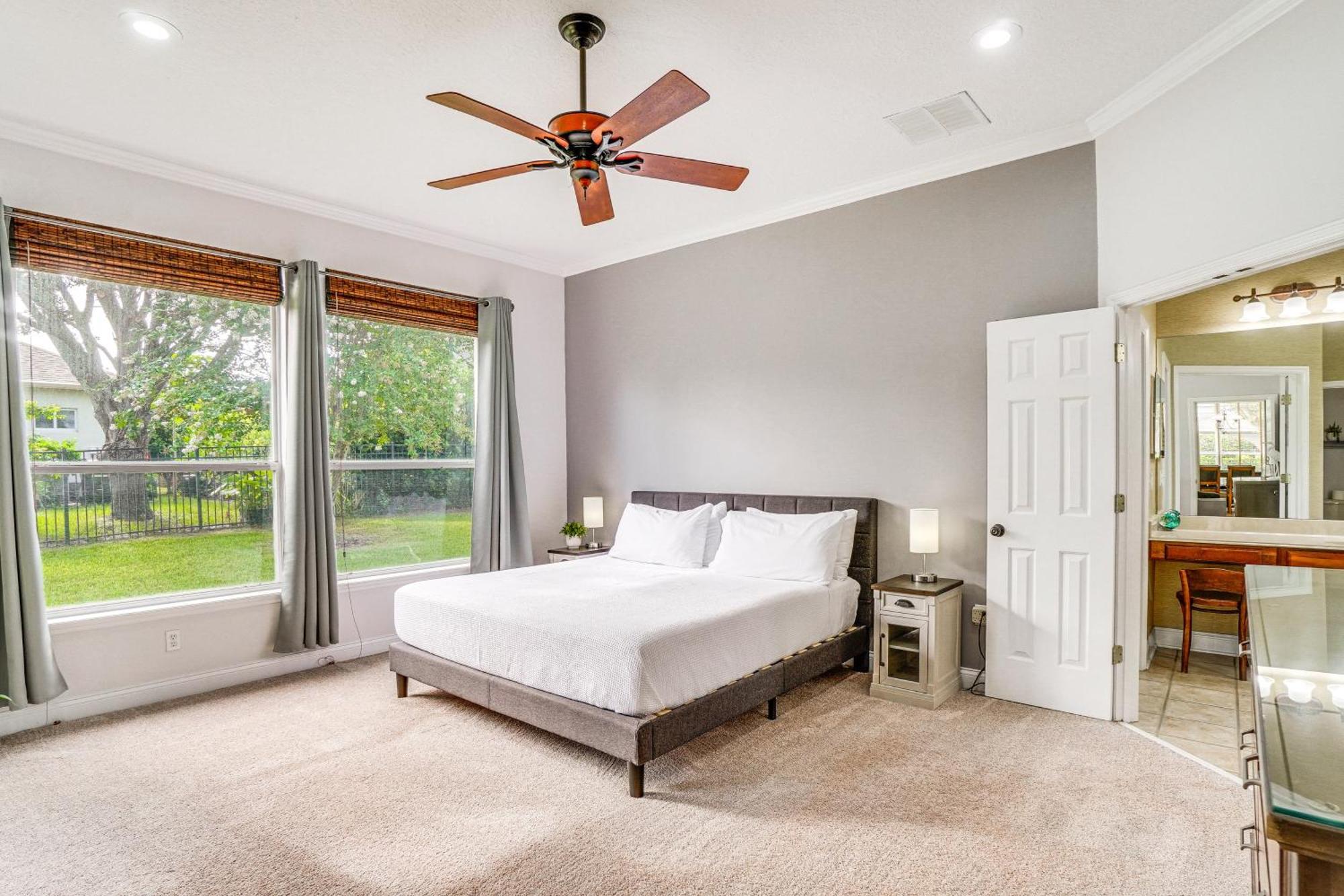 Spacious With Community Amenities! Holiday home Orlando