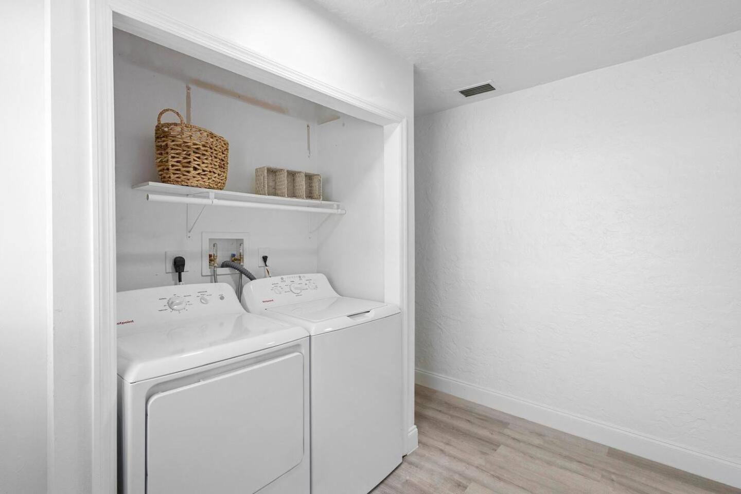 Holiday home 2Br Disney Stay Patio Pet Friendly 6 Beds! Orlando