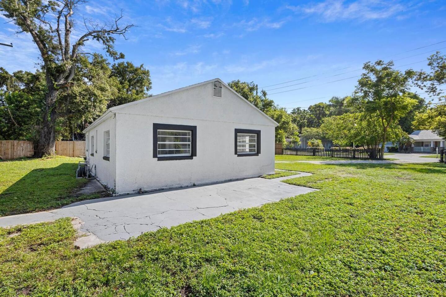 Holiday home 2Br Disney Stay Patio Pet Friendly 6 Beds! Orlando