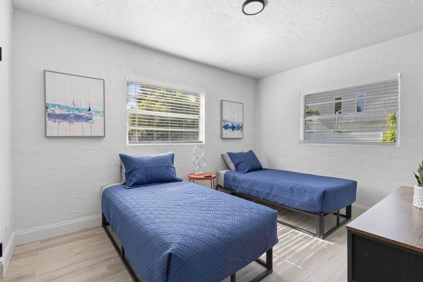 Holiday home 2Br Disney Stay Patio Pet Friendly 6 Beds!