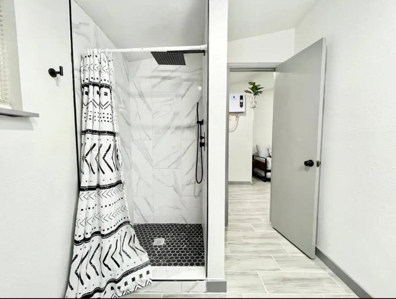 1Br Sleeps 4 Wfh Friendly Walkable Spot! *