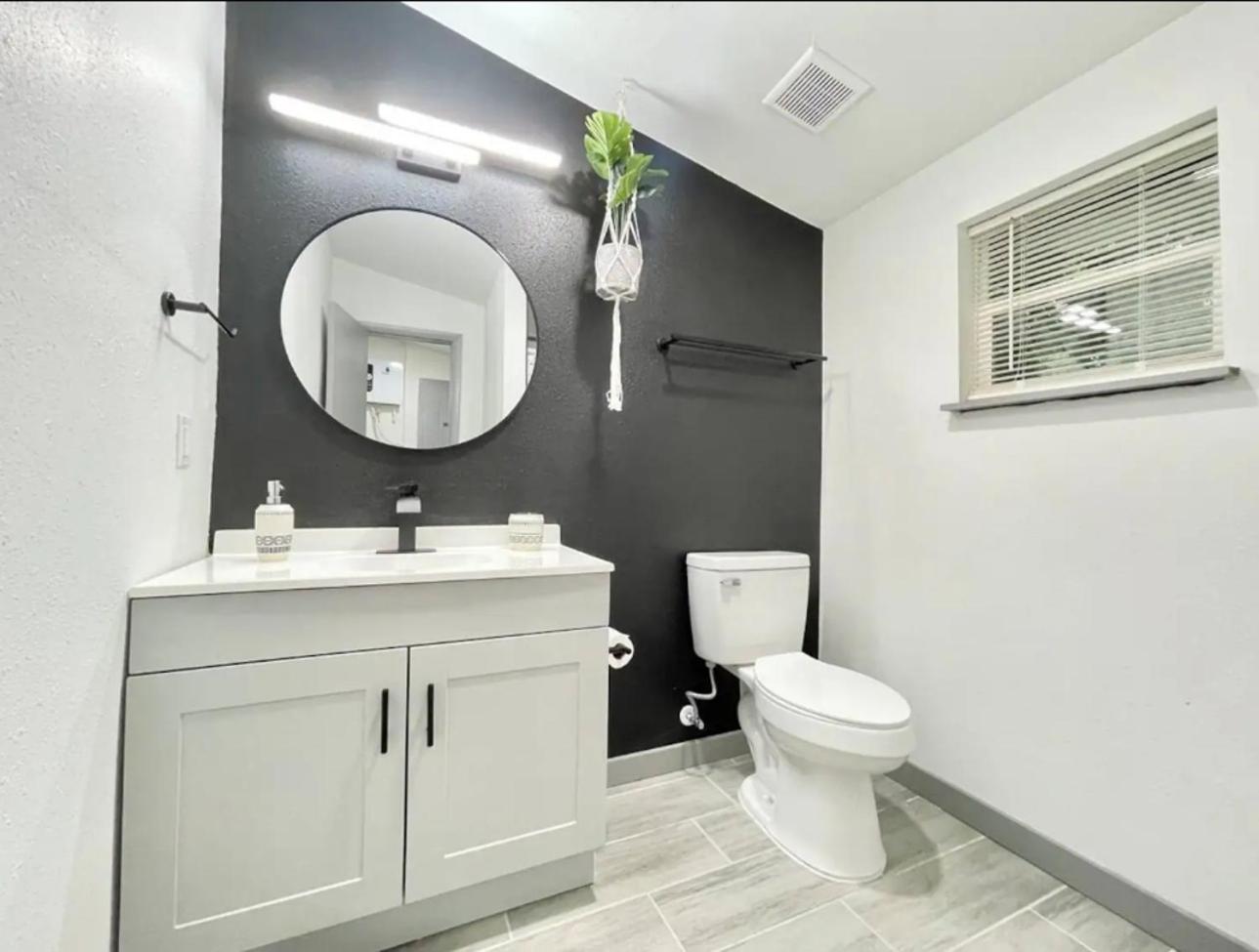 1Br Sleeps 4 Wfh Friendly Walkable Spot! Orlando